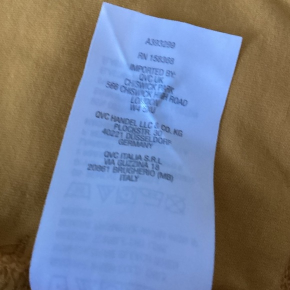 Women With Control - Picture 7 of 7